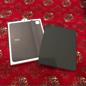 iPad Pro Smart Folio - 13” Black Like New